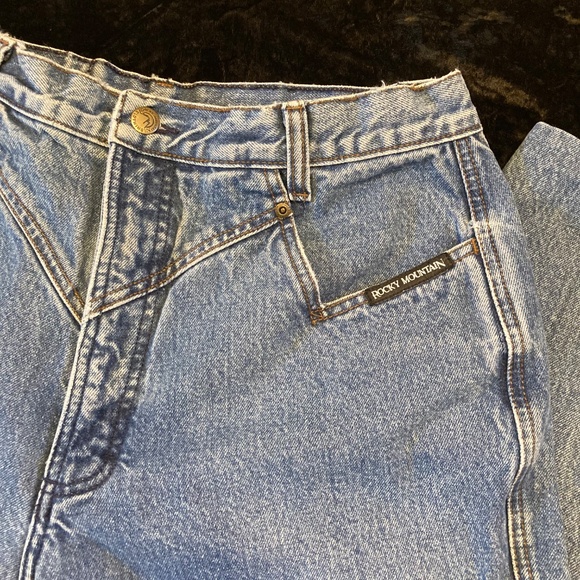 Women’s Rocky Mountain Jeans - Picture 3 of 10